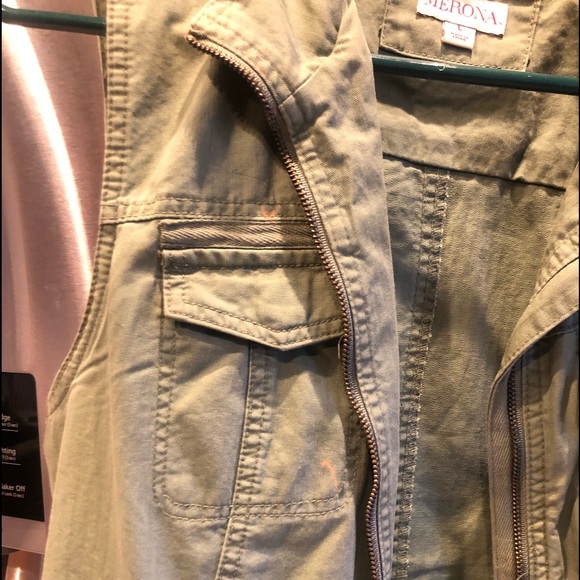 Vest - Picture 1 of 3